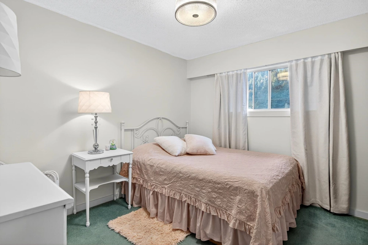 Guest Bathroom Photo of 65466 Skylark Drive, Hope, BC