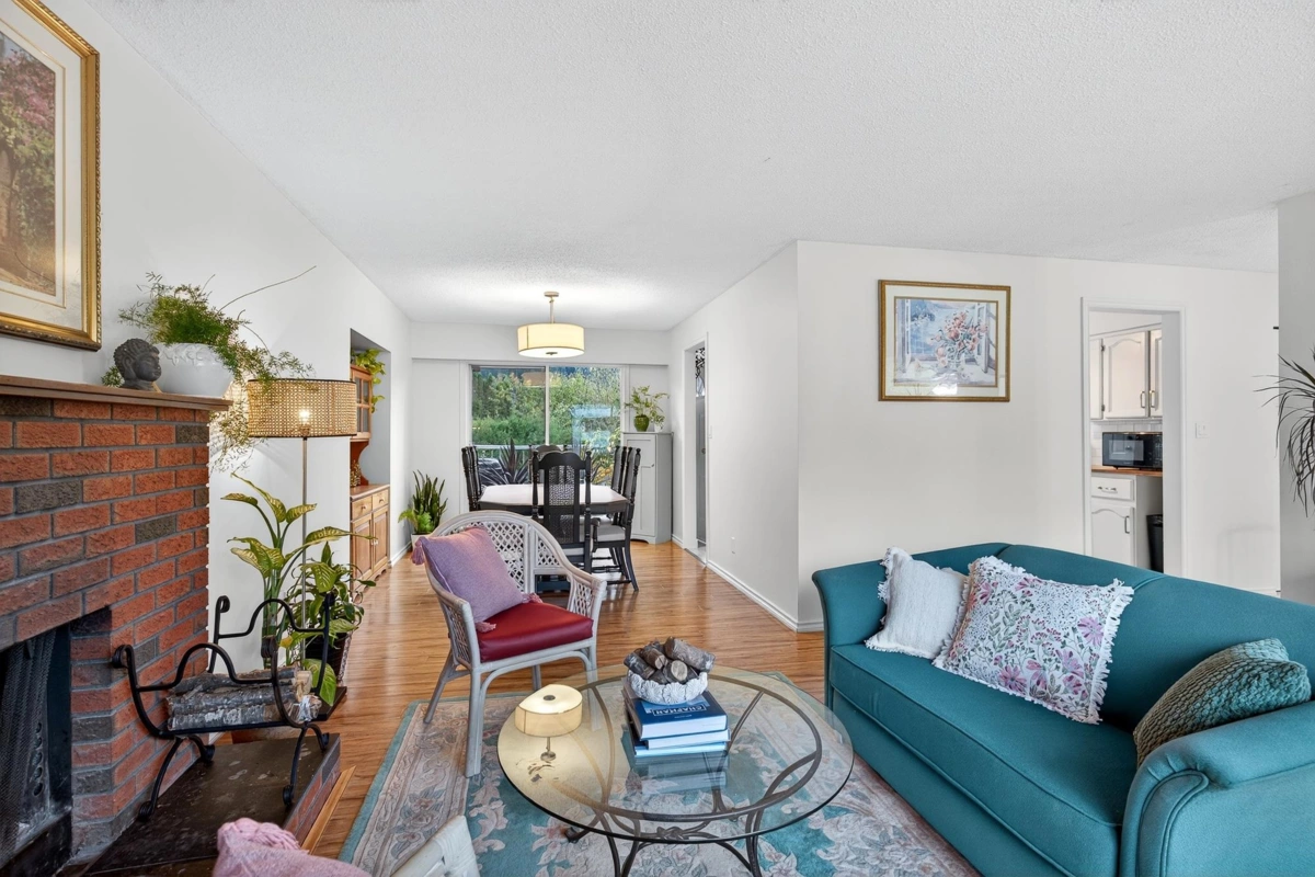 Kitchen Island Photo of 65466 Skylark Drive, Hope, BC