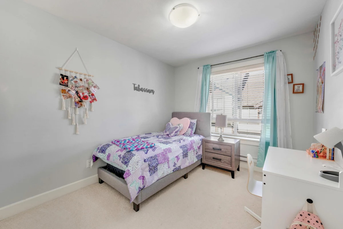 Laundry Room Photo of 37 19560 68 Avenue, Surrey, BC