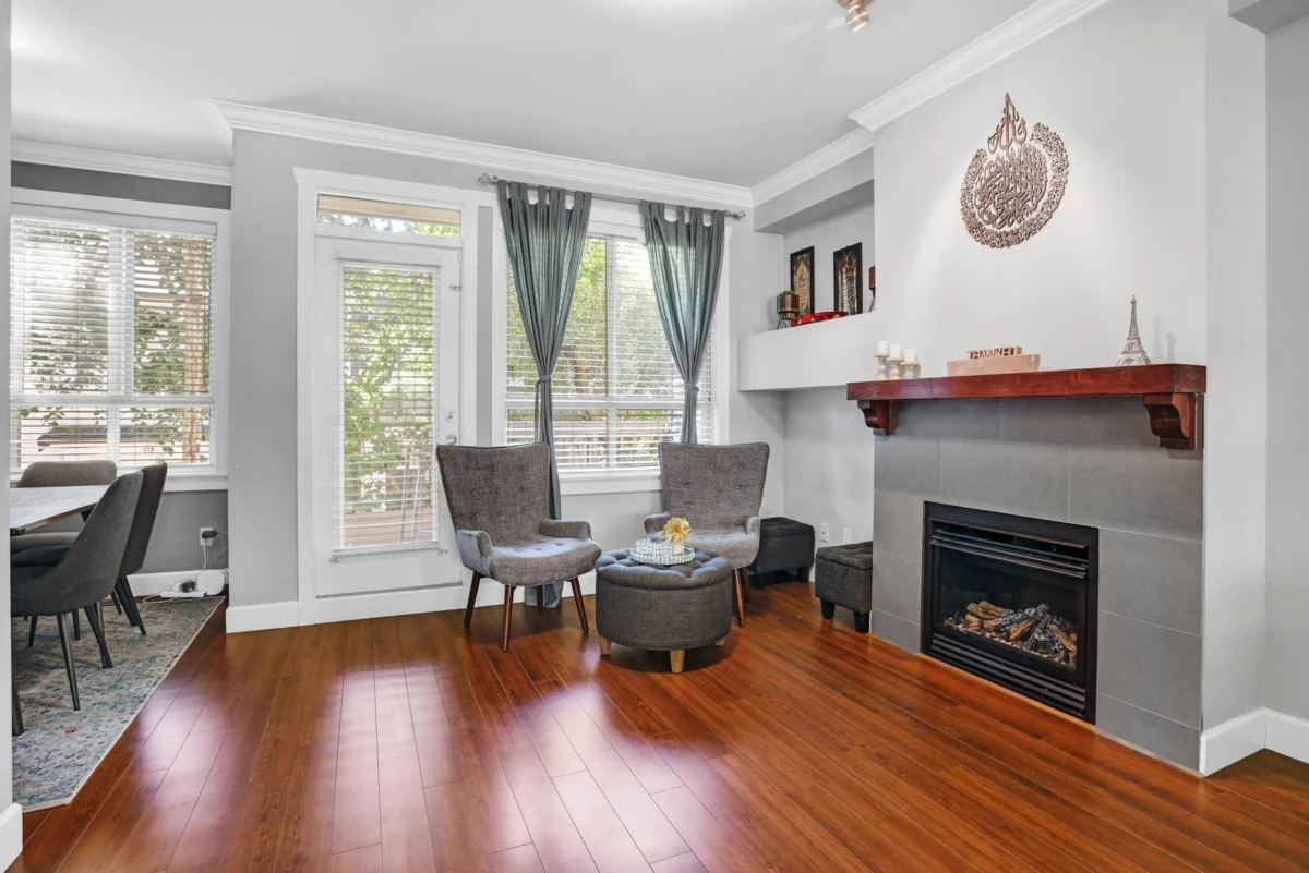 Primary Bathroom Photo of 37 19560 68 Avenue, Surrey, BC