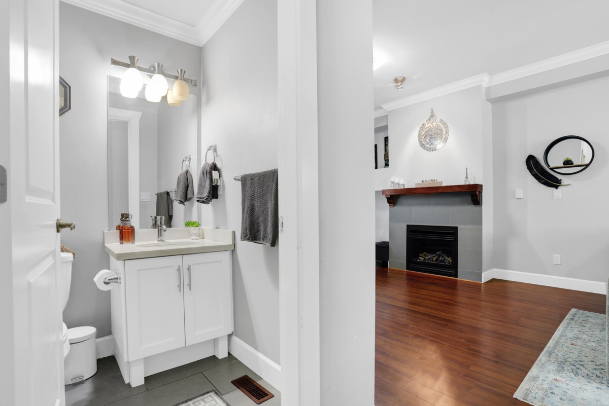 Walk-In Closet Photo of 37 19560 68 Avenue, Surrey, BC