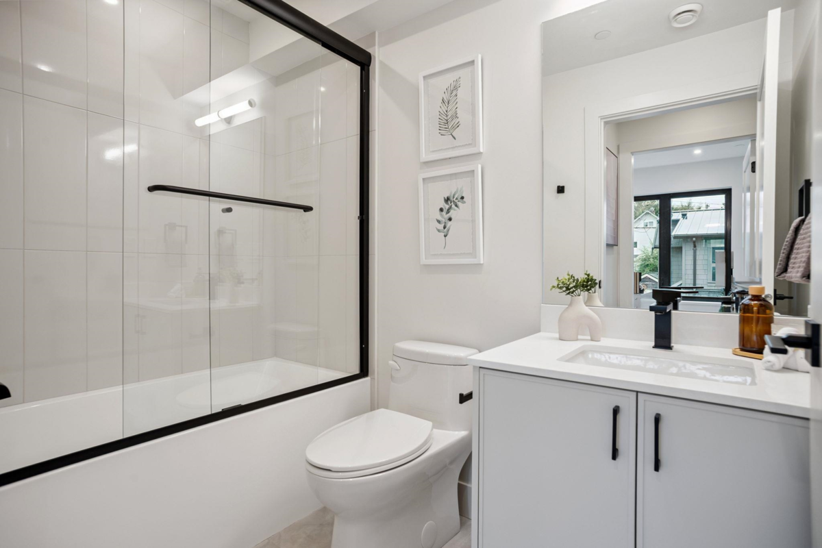 Bedroom 2 Photo of 2 1915 E 3rd Avenue, Vancouver, BC