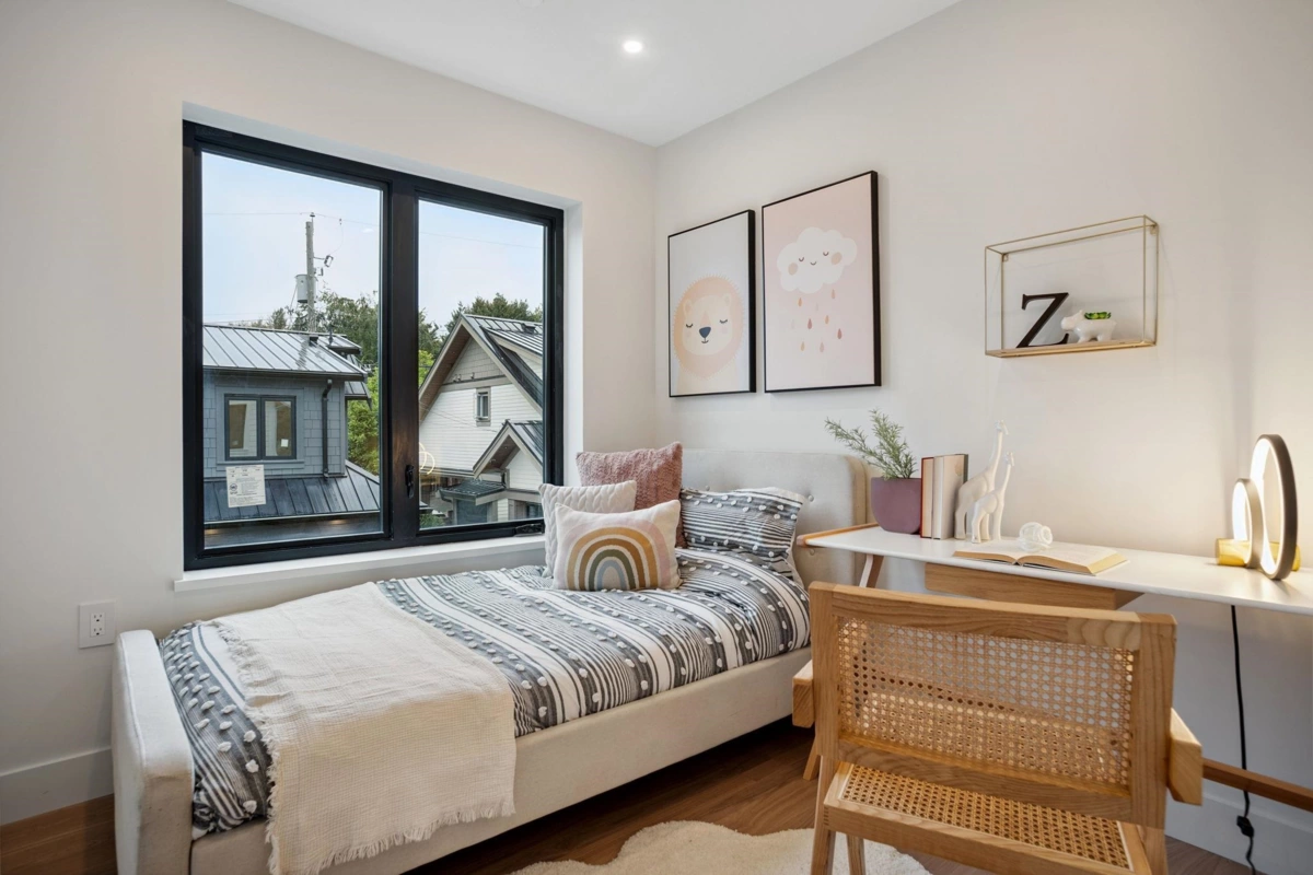 Bedroom 3 Photo of 2 1915 E 3rd Avenue, Vancouver, BC