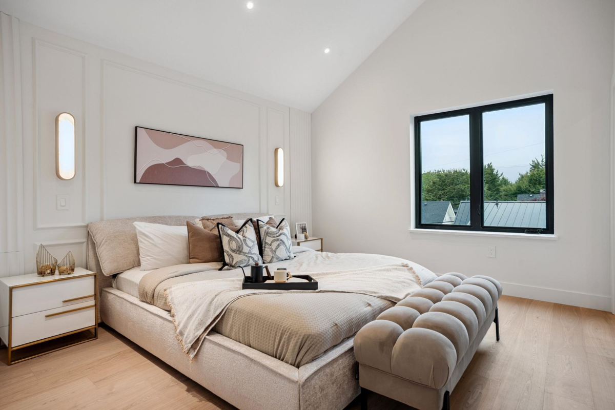 Breakfast Nook Photo of 2 1915 E 3rd Avenue, Vancouver, BC