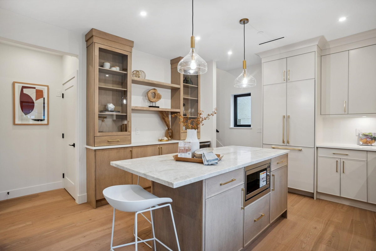 Dining Area Photo of 2 1915 E 3rd Avenue, Vancouver, BC