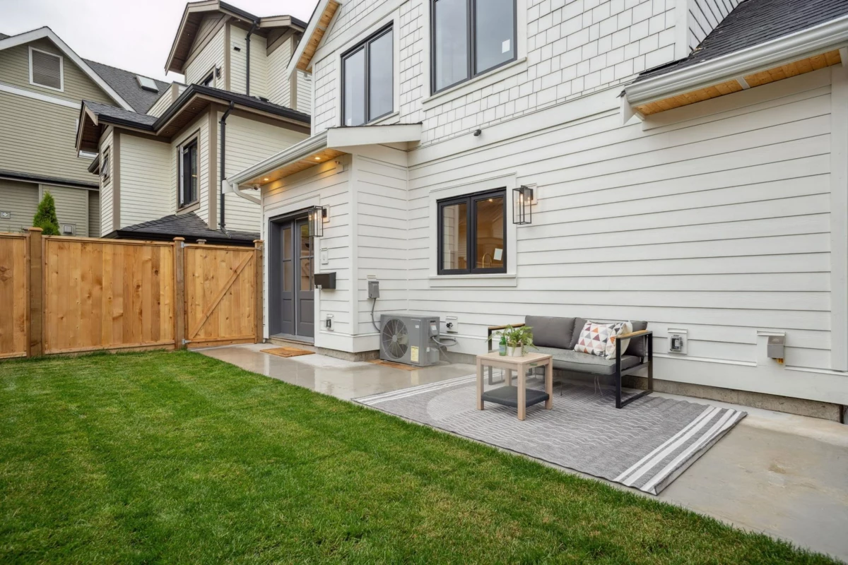 Guest Bathroom Photo of 2 1915 E 3rd Avenue, Vancouver, BC