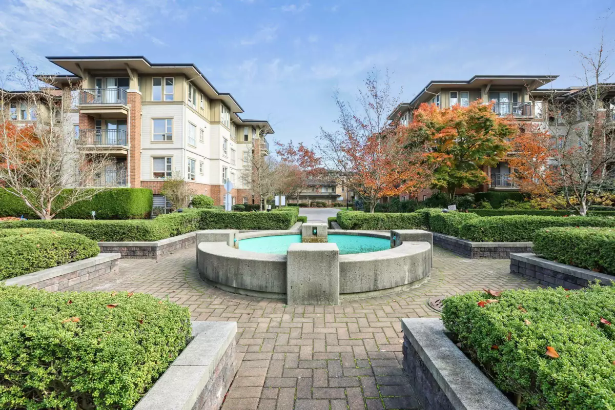 Basement Recreation Room Photo of 6103 5117 Garden City Road, Richmond, BC
