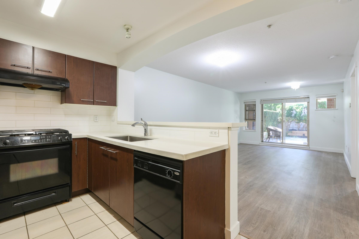 Dining Area Photo of 6103 5117 Garden City Road, Richmond, BC