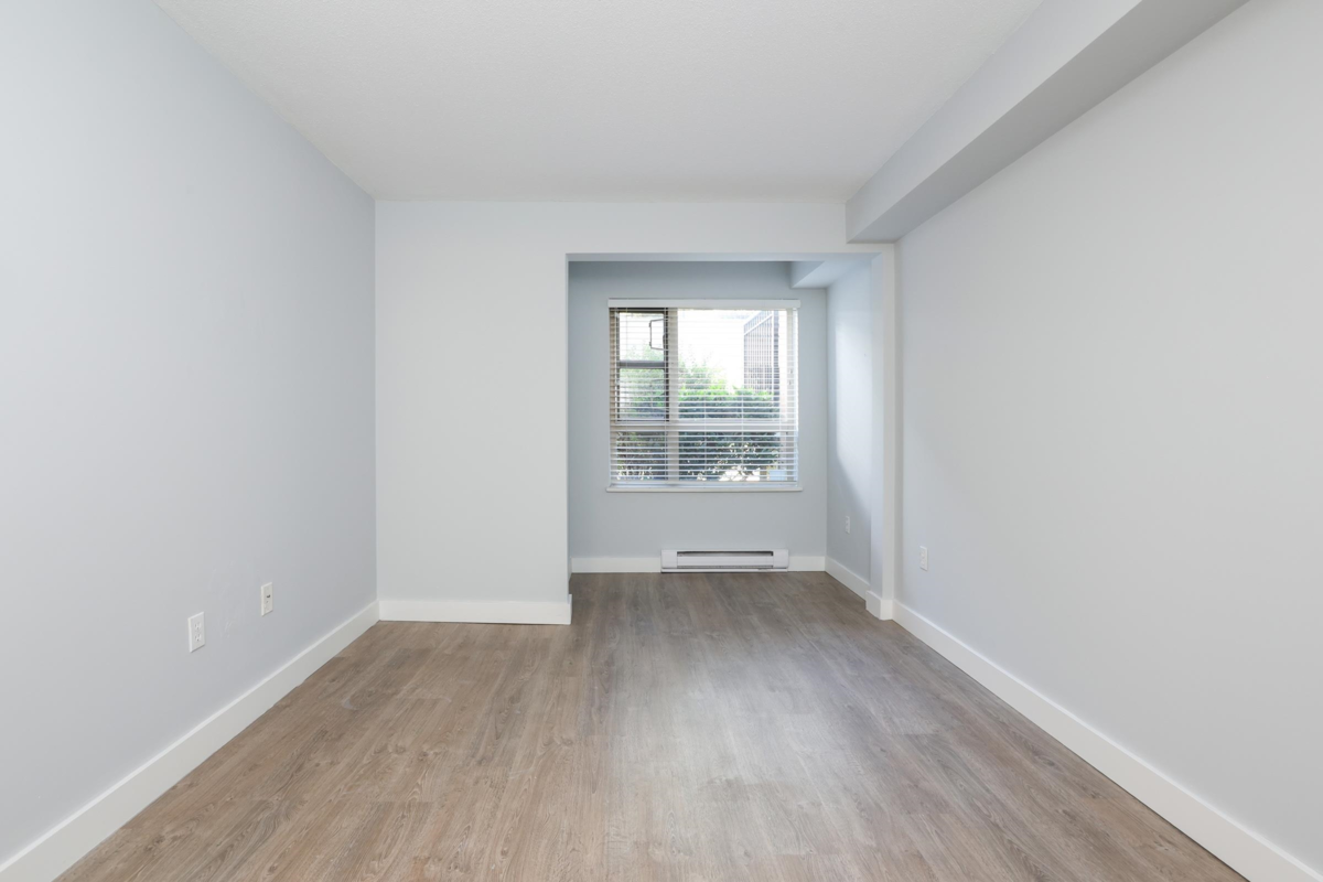Kitchen Photo of 6103 5117 Garden City Road, Richmond, BC