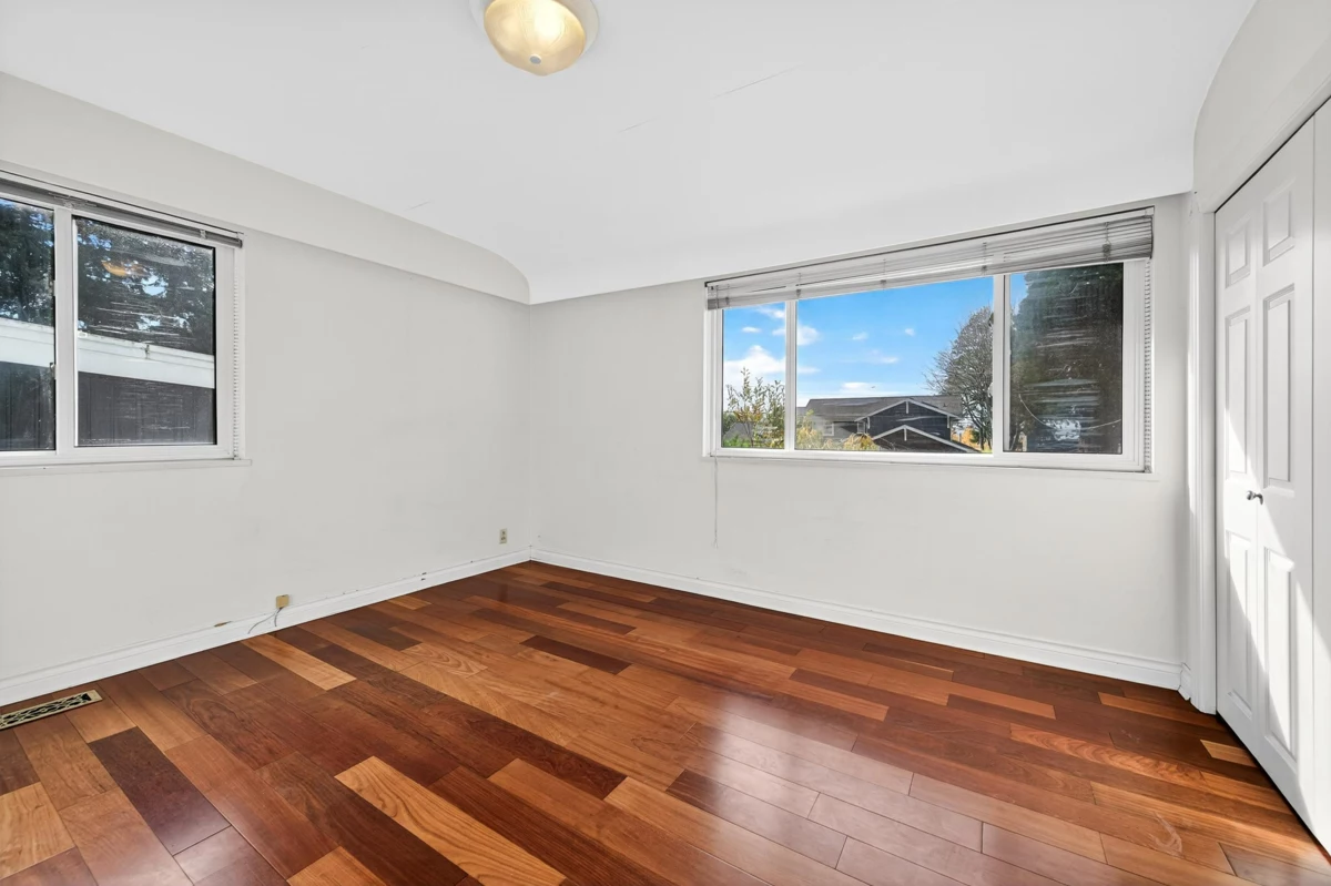 Basement Recreation Room Photo of 906 Pacific Drive, Delta, BC