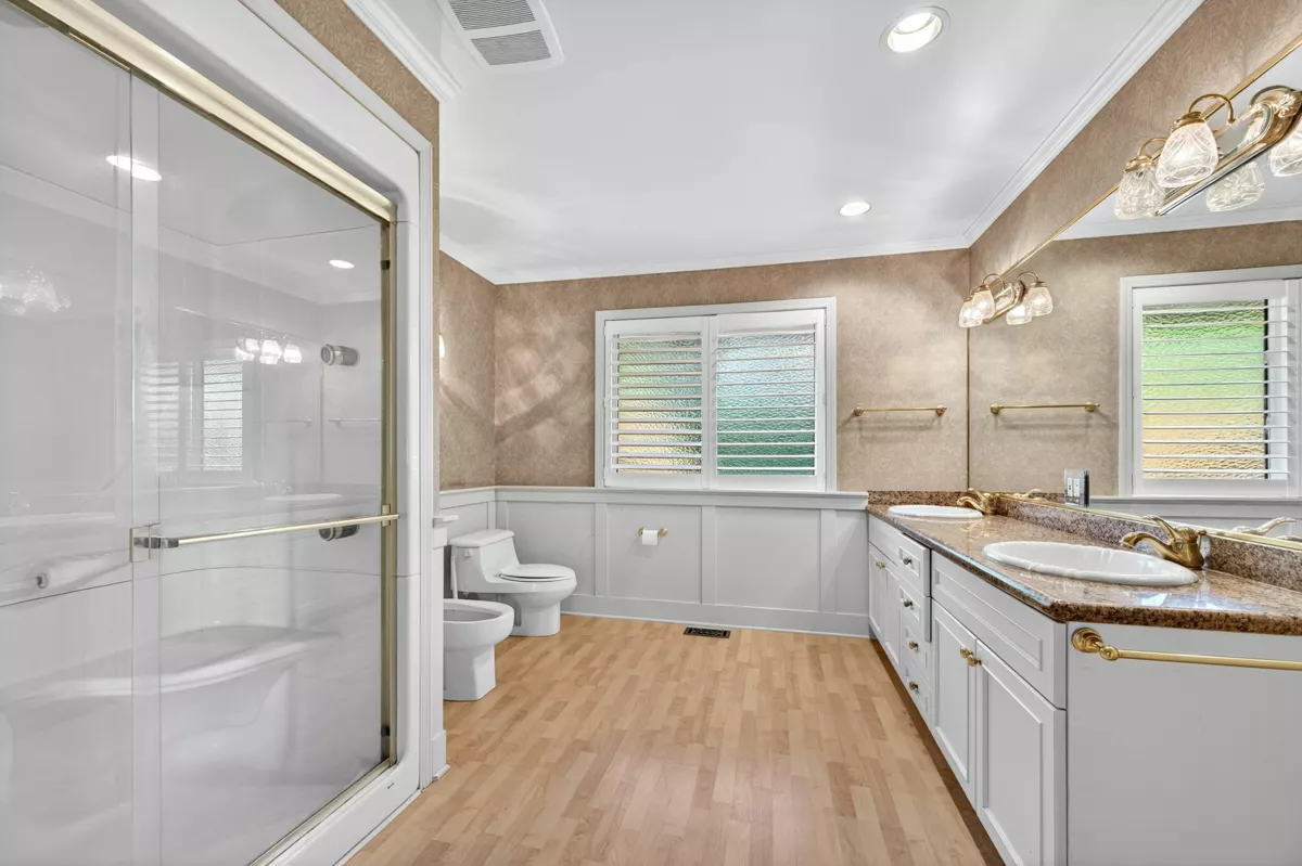 Staircase Photo of 906 Pacific Drive, Delta, BC