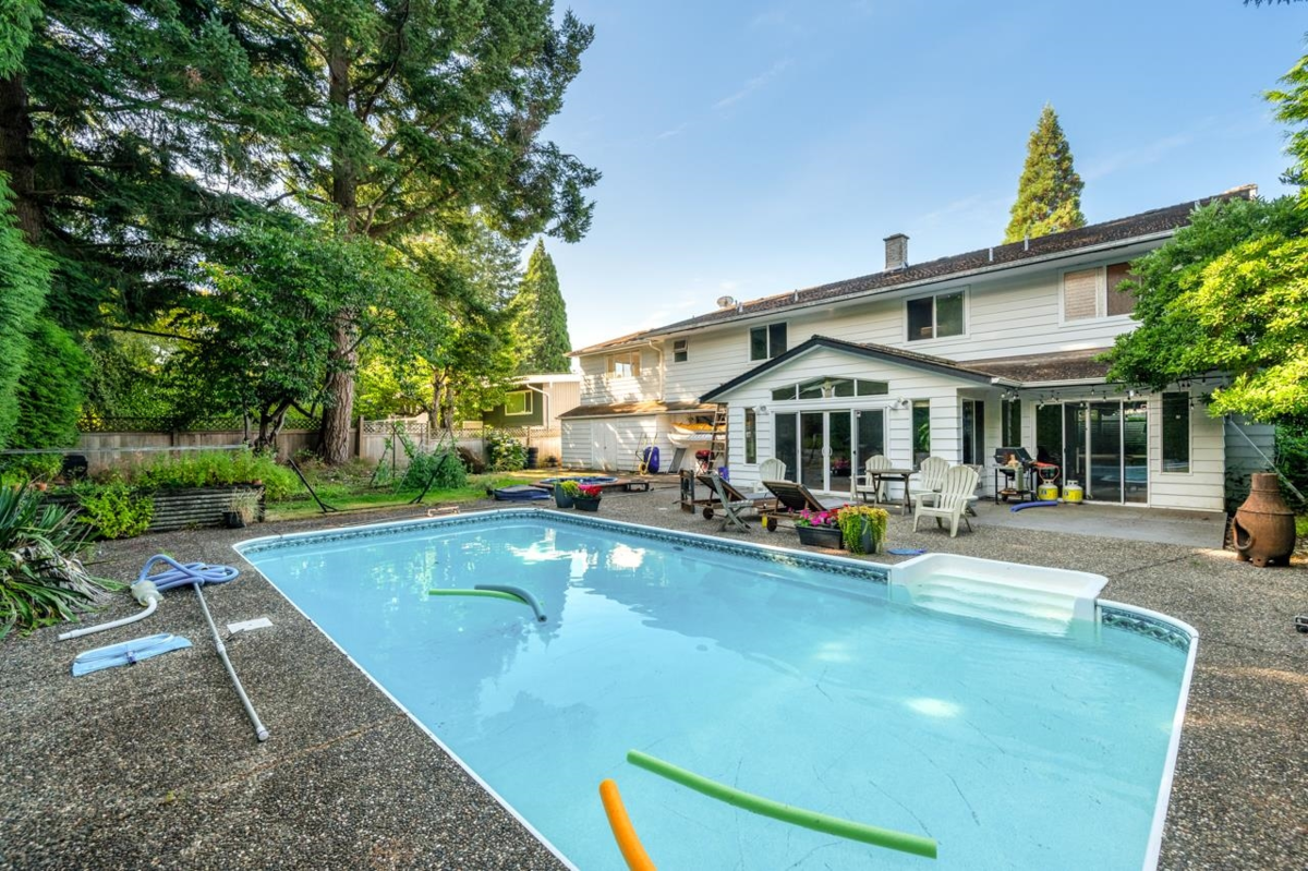 Swimming Pool Photo of 906 Pacific Drive, Delta, BC