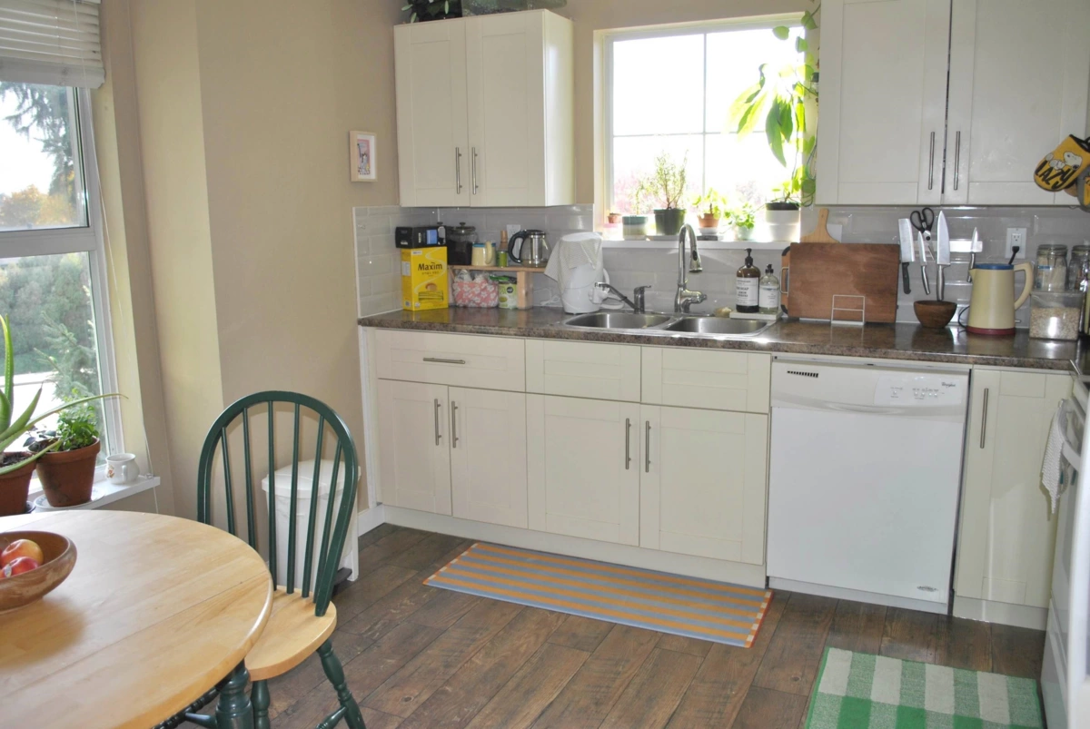 Family Room Photo of 306 15160 108 Avenue, Surrey, BC