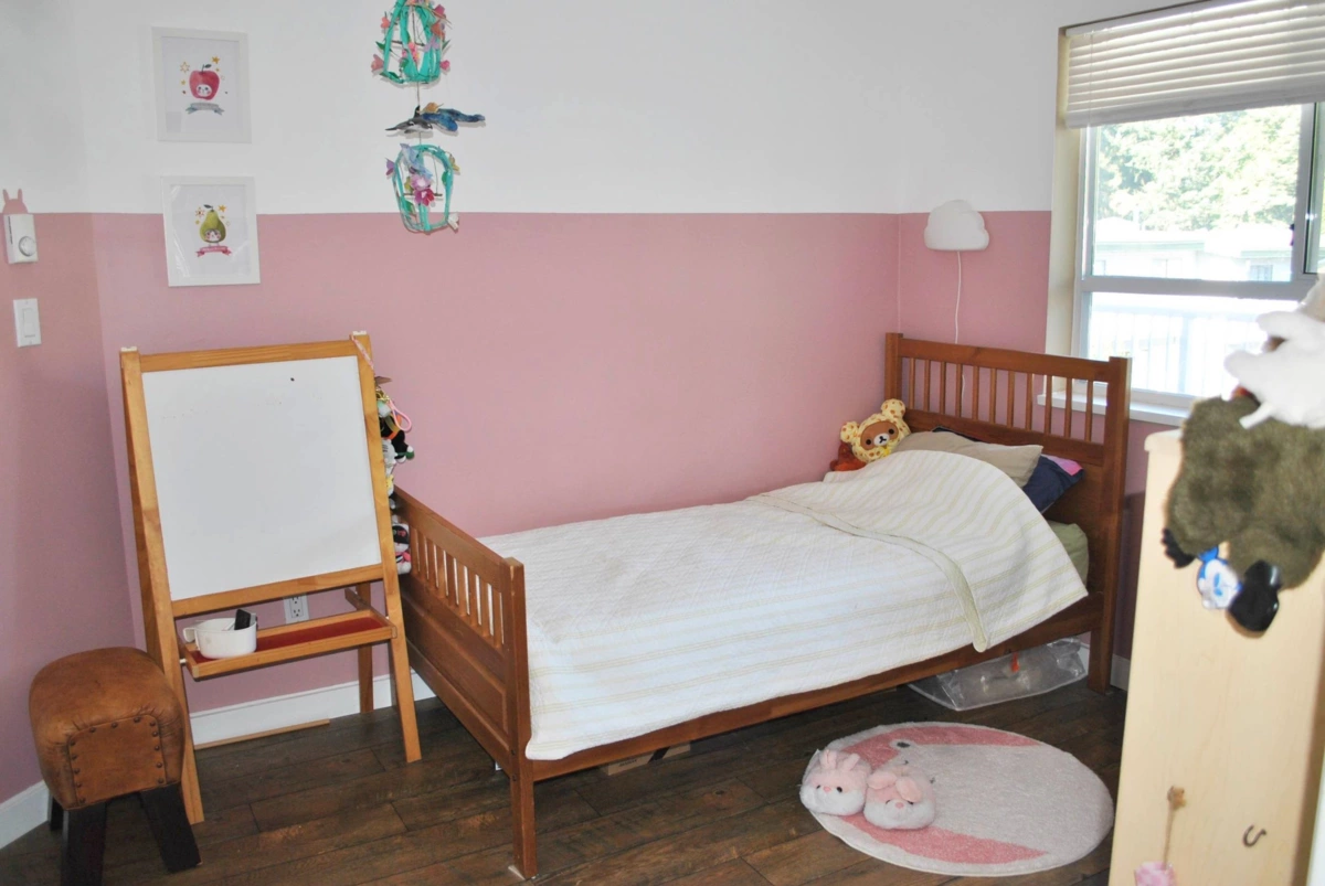 Kitchen Island Photo of 306 15160 108 Avenue, Surrey, BC