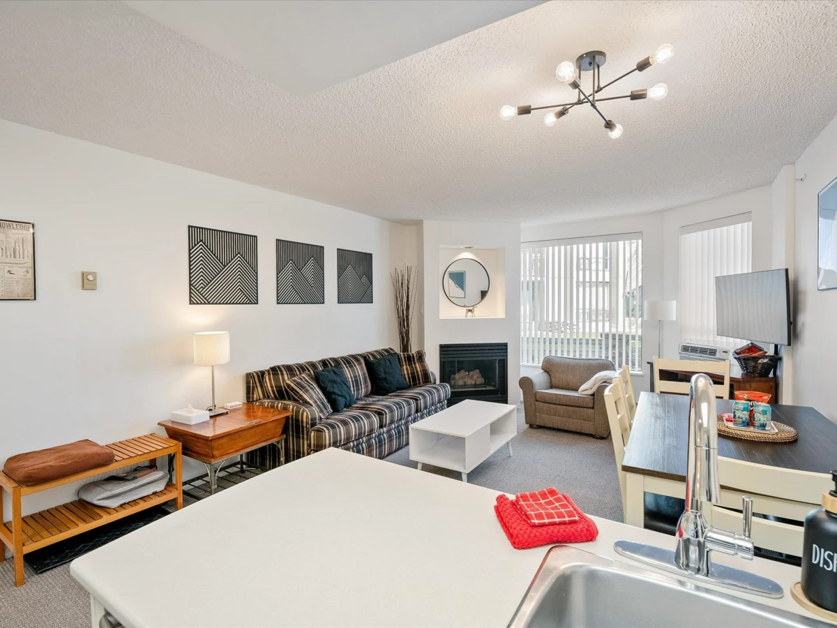 Primary Bathroom Photo of 220 4809 Spearhead Drive, Whistler, BC