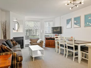 220 4809 Spearhead Drive, Whistler, BC, Whistler — Apartment/Condo for sale