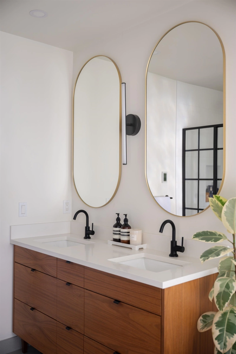 Hallway Photo of 48 1001 Northlands Drive, North Vancouver, BC