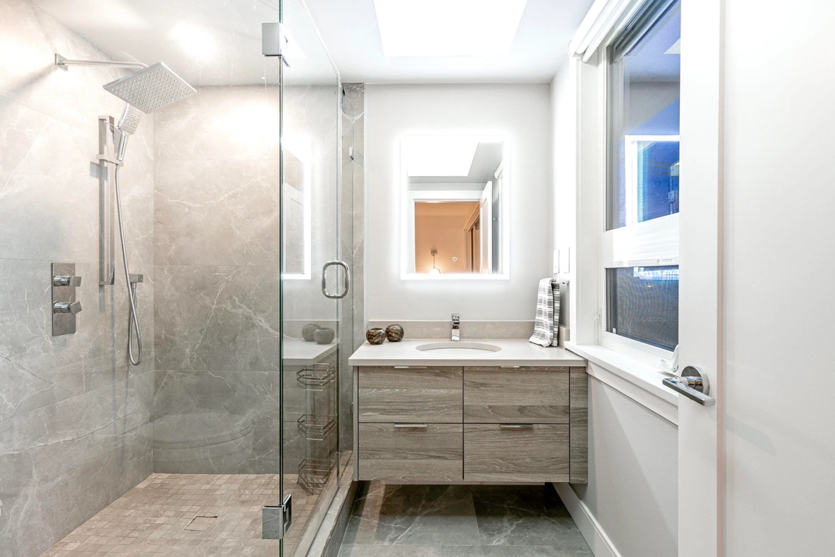 Hot Tub / Spa Photo of 4125 Burkehill Place, West Vancouver, BC