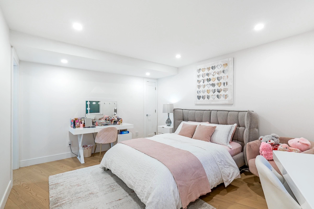 Outdoor Deck Photo of 4125 Burkehill Place, West Vancouver, BC