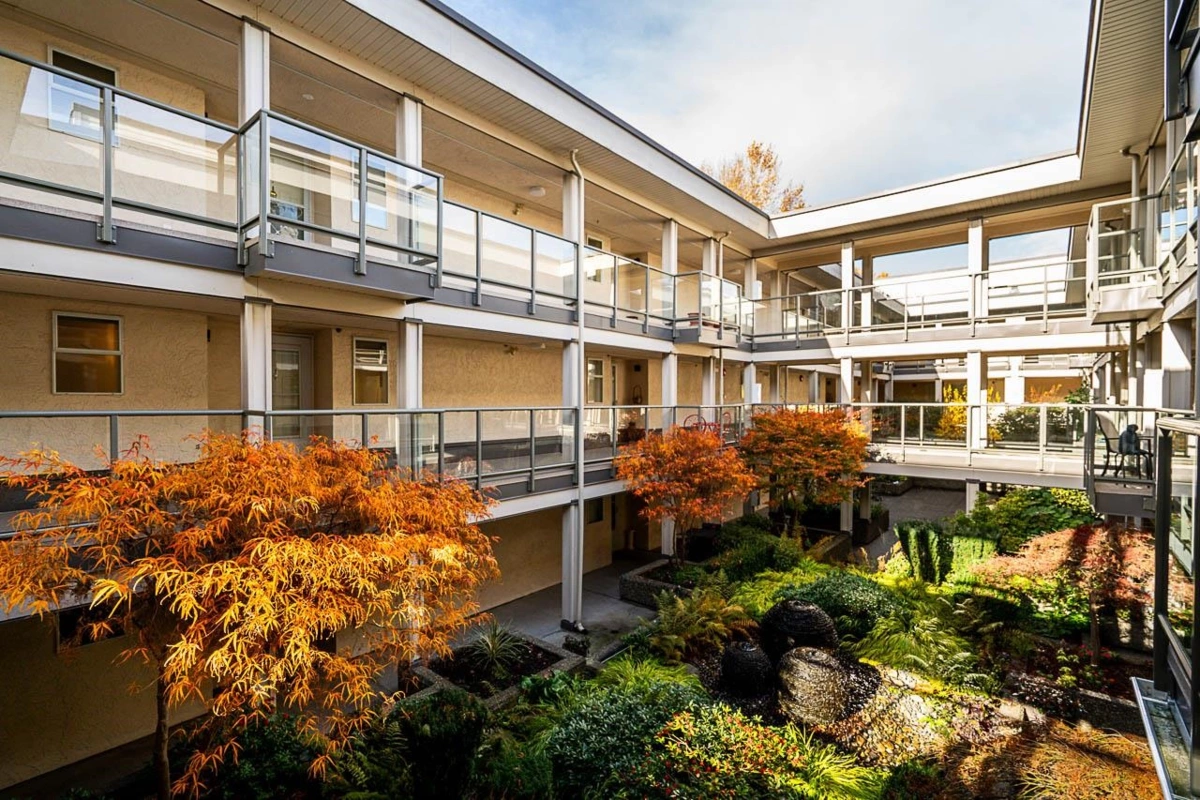 Family Room Photo of 212 15255 18 Avenue, Surrey, BC