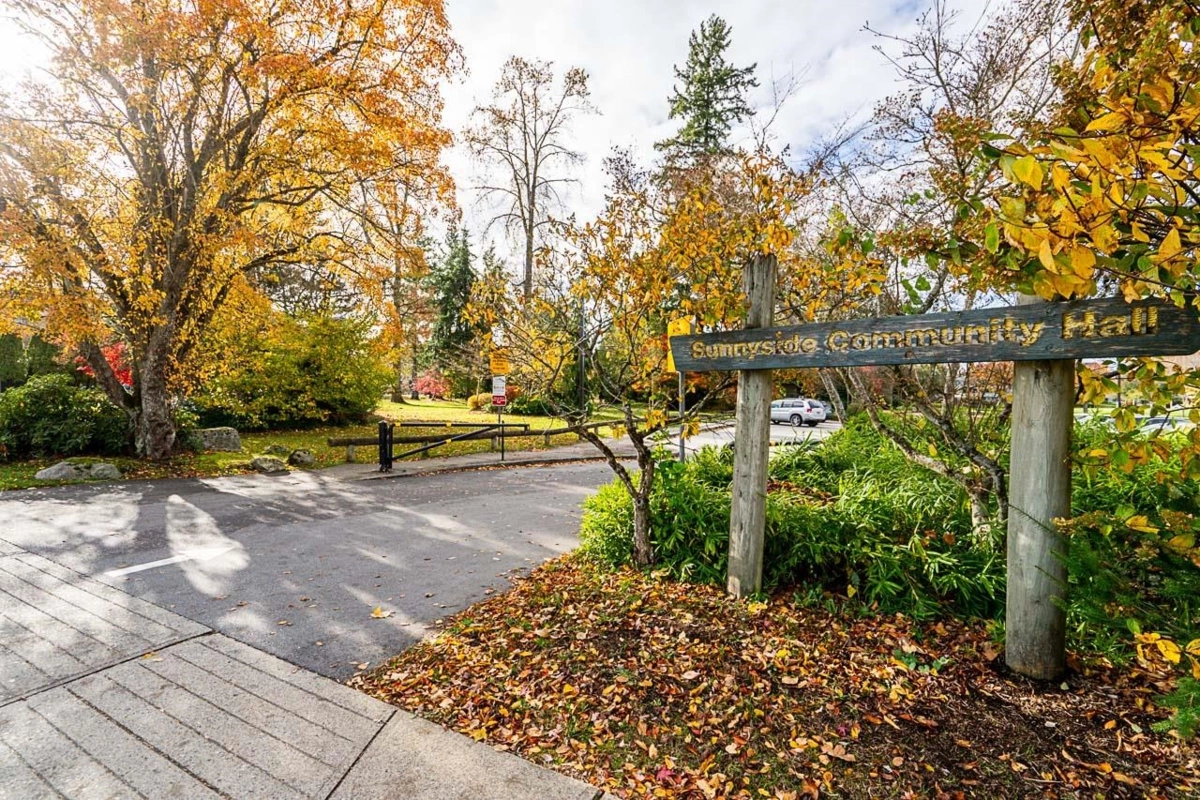 Laundry Room Photo of 212 15255 18 Avenue, Surrey, BC