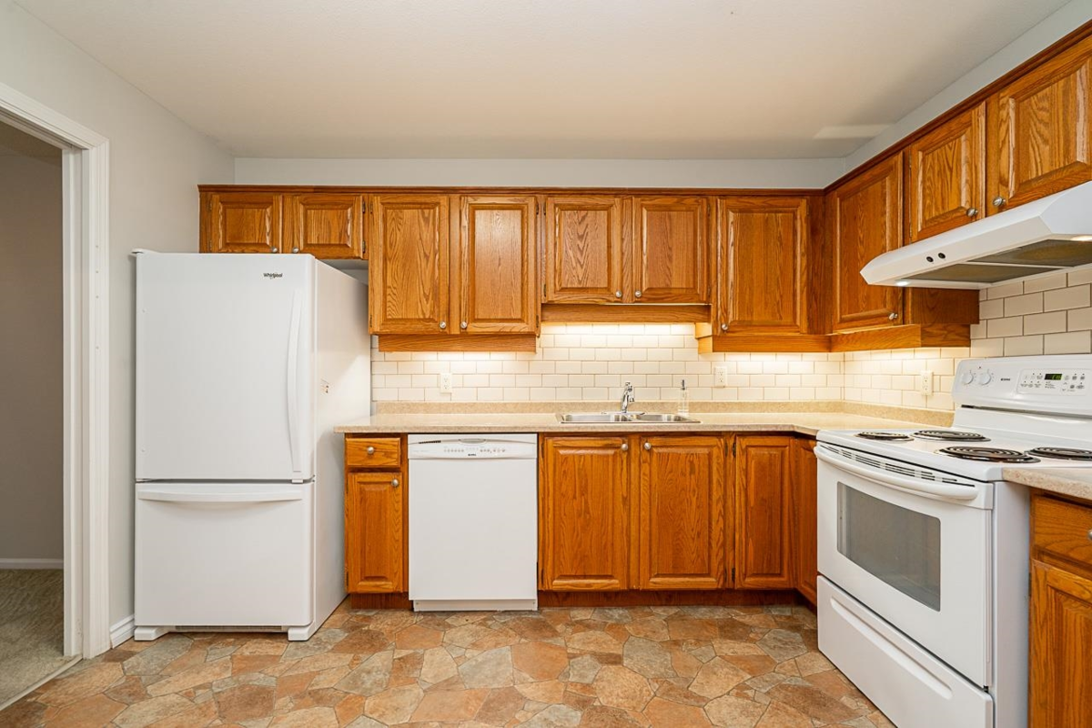 Primary Bathroom Photo of 212 15255 18 Avenue, Surrey, BC