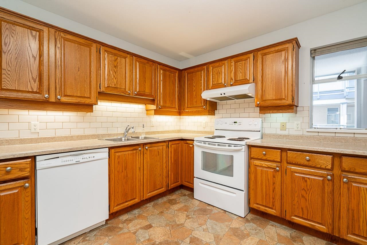 Primary Bedroom Photo of 212 15255 18 Avenue, Surrey, BC