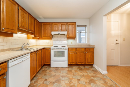 Breakfast Nook Photo of 212 15255 18 Avenue, Surrey, BC