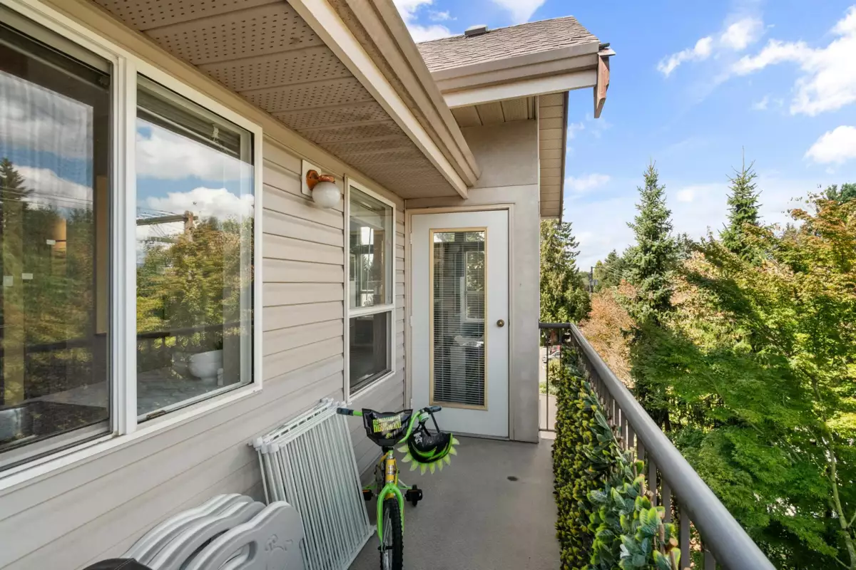 Staircase Photo of 403 33480 George Ferguson Way, Abbotsford, BC