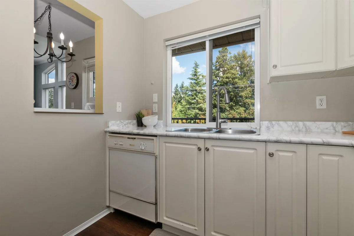 Walk-In Closet Photo of 403 33480 George Ferguson Way, Abbotsford, BC