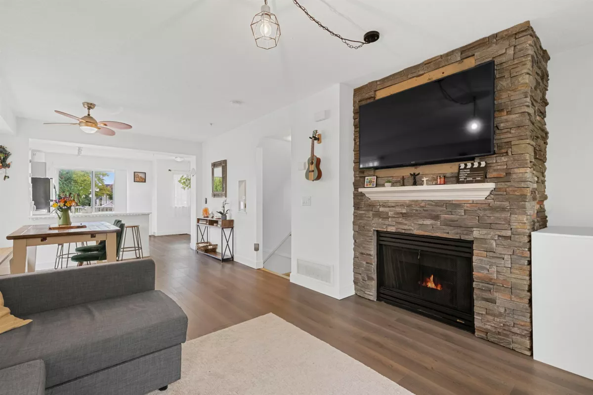 Breakfast Nook Photo of 4 20560 66 Avenue, Langley, BC