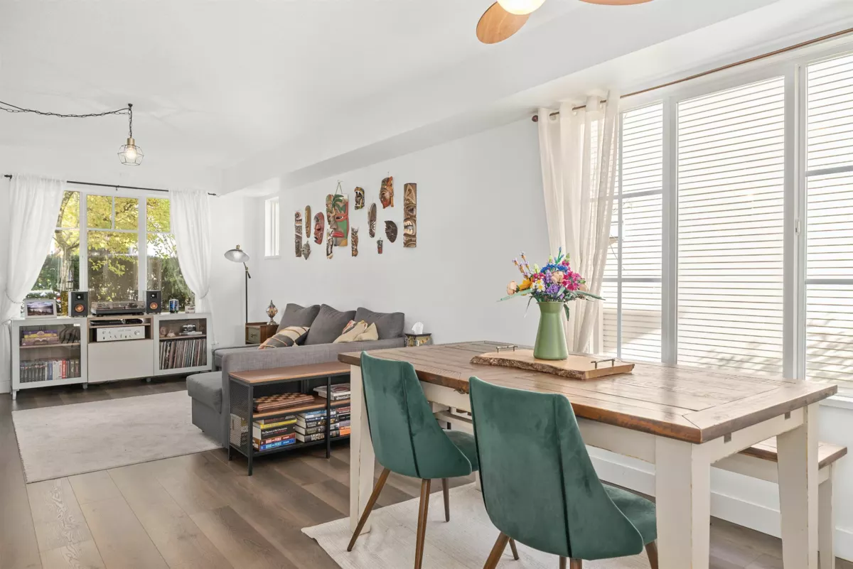 Walk-In Closet Photo of 4 20560 66 Avenue, Langley, BC