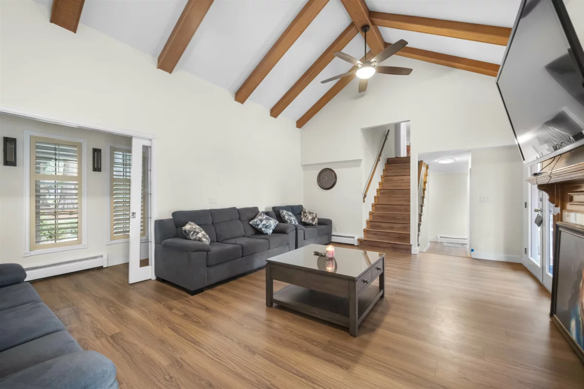 Breakfast Nook Photo of 13866 56 Avenue, Surrey, BC