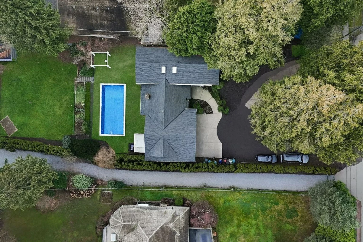 Hallway Photo of 13866 56 Avenue, Surrey, BC