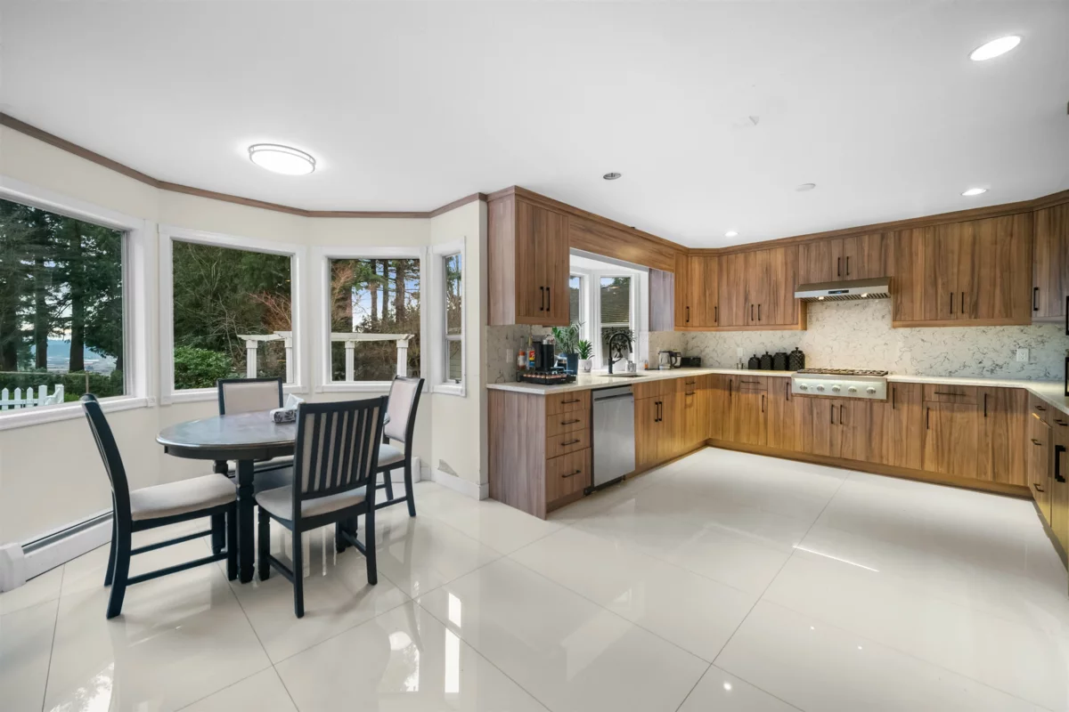 Kitchen Island Photo of 13866 56 Avenue, Surrey, BC