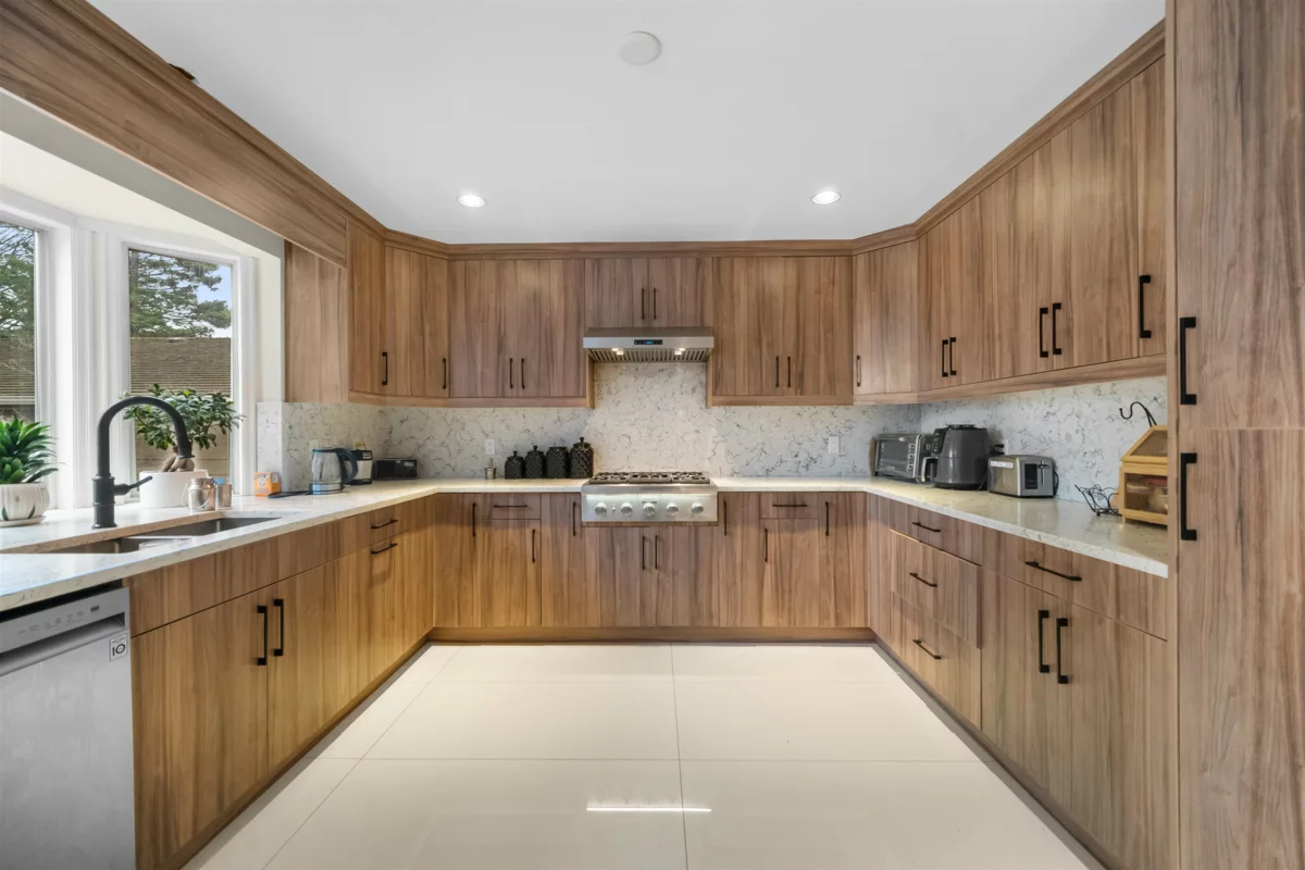 Kitchen Photo of 13866 56 Avenue, Surrey, BC