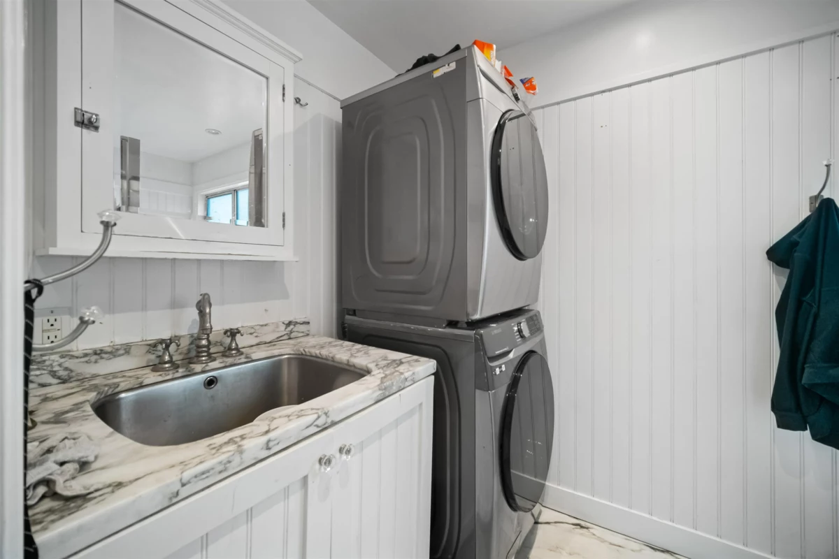 Office / Den Photo of 13866 56 Avenue, Surrey, BC