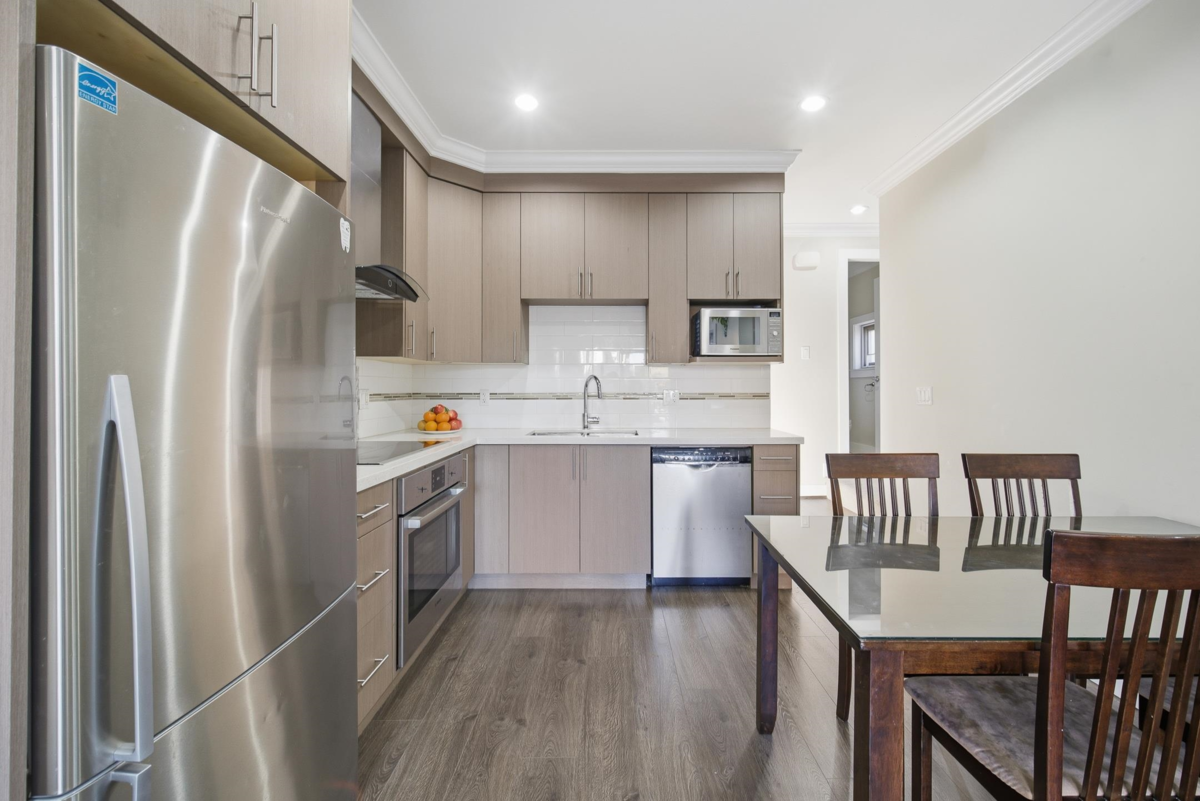 Living Room Photo of 5 9833 Cambie Road, Richmond, BC