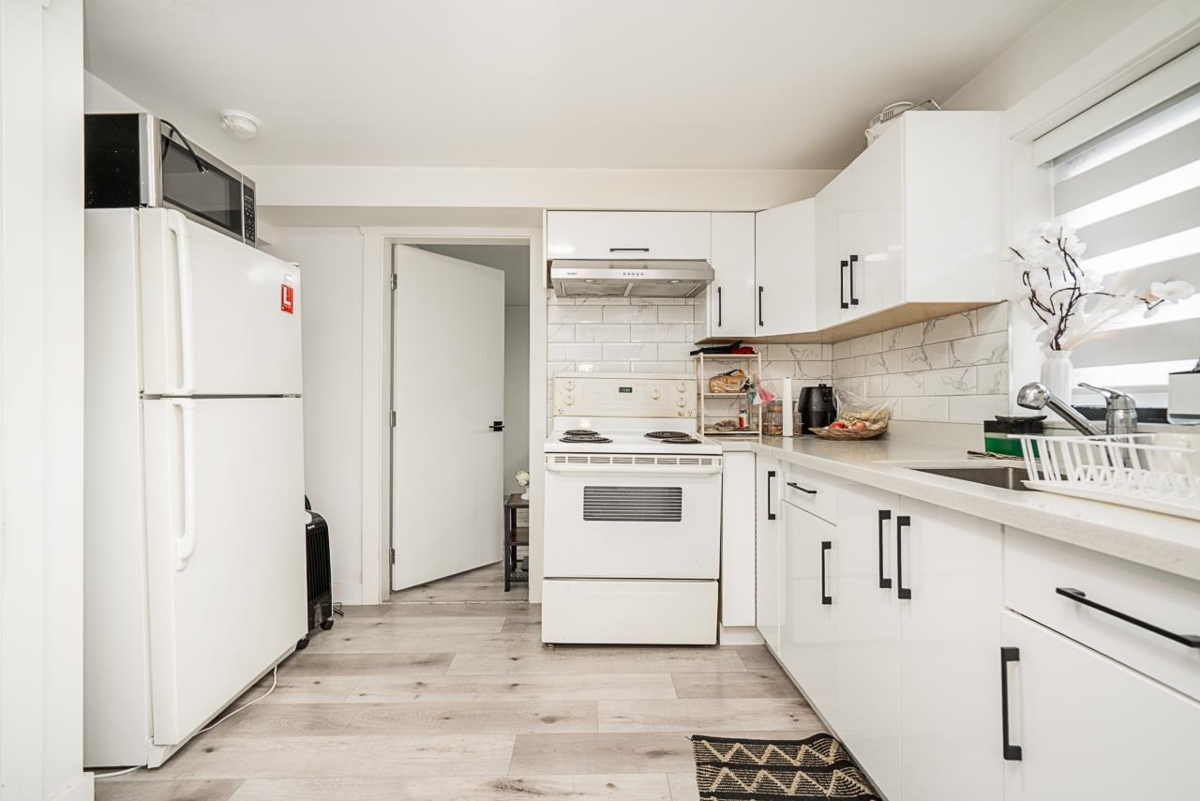 Basement Recreation Room Photo of 11460 141a Street, Surrey, BC