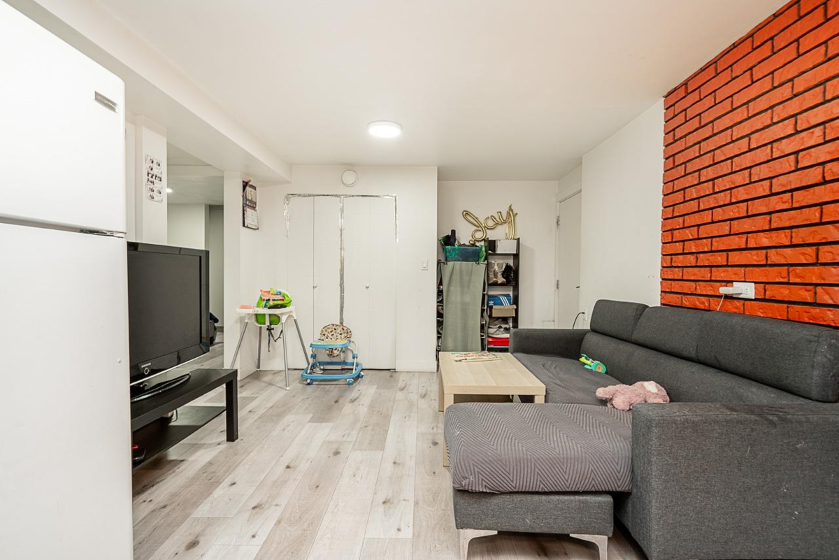 Entry Foyer Photo of 11460 141a Street, Surrey, BC