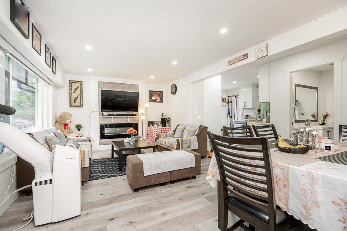 Living Room Photo of 11460 141a Street, Surrey, BC