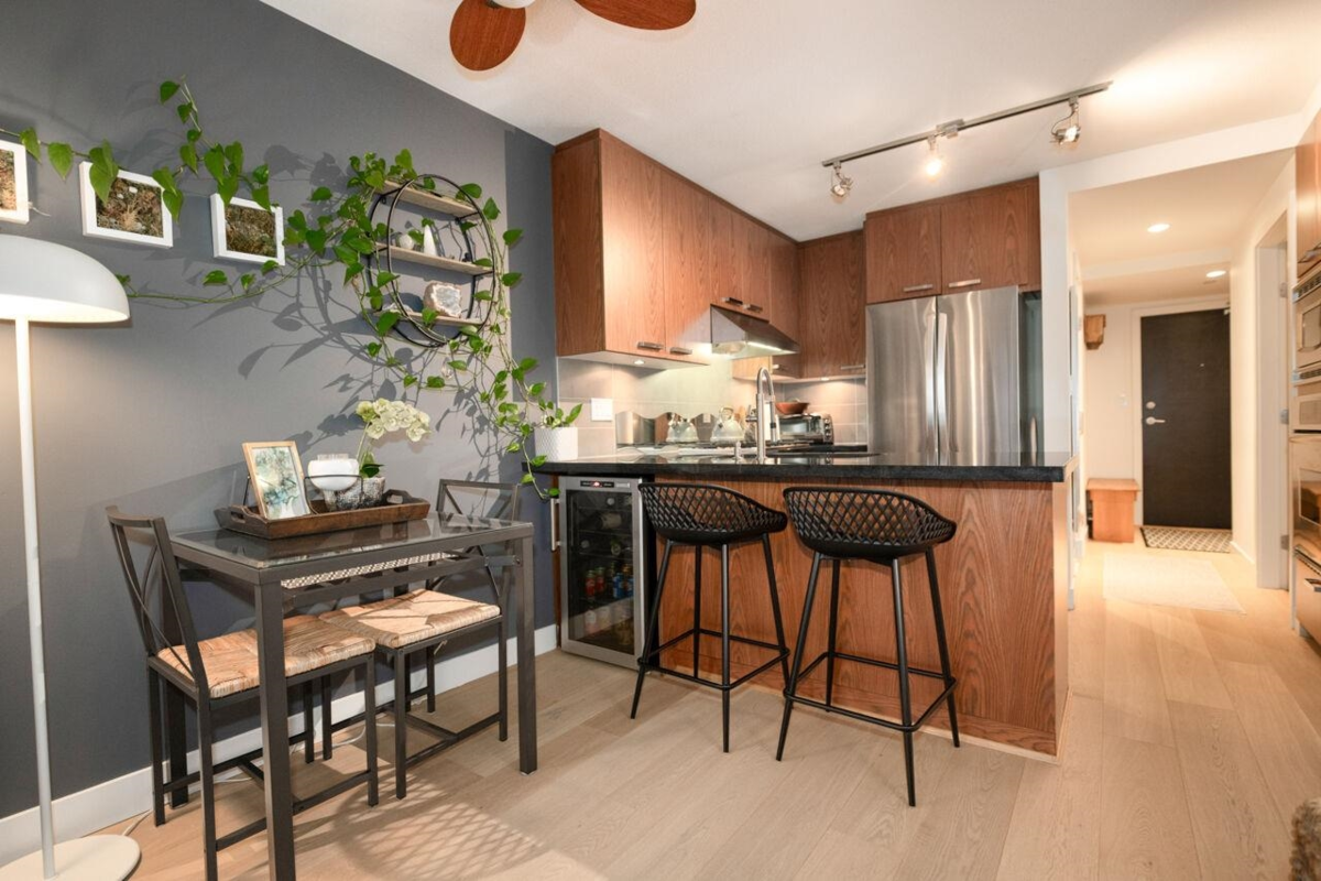 Breakfast Nook Photo of 206 3228 Tupper Street, Vancouver, BC