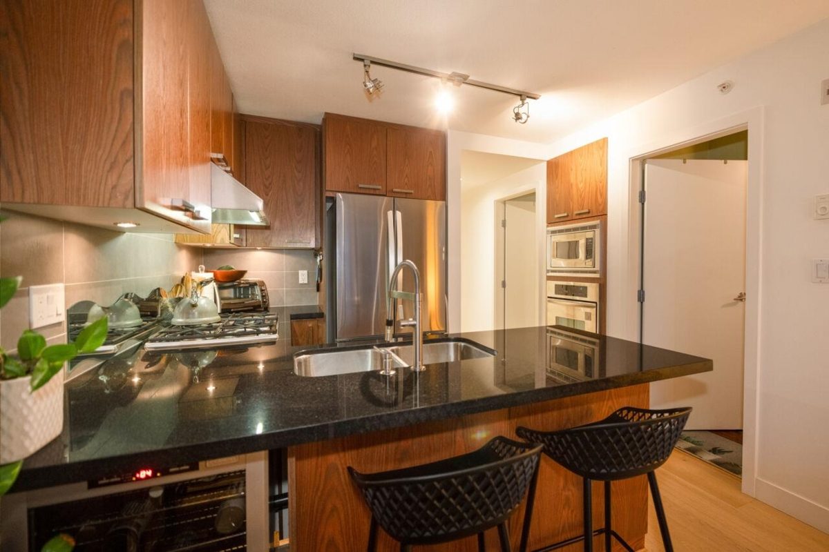 Walk-In Closet Photo of 206 3228 Tupper Street, Vancouver, BC