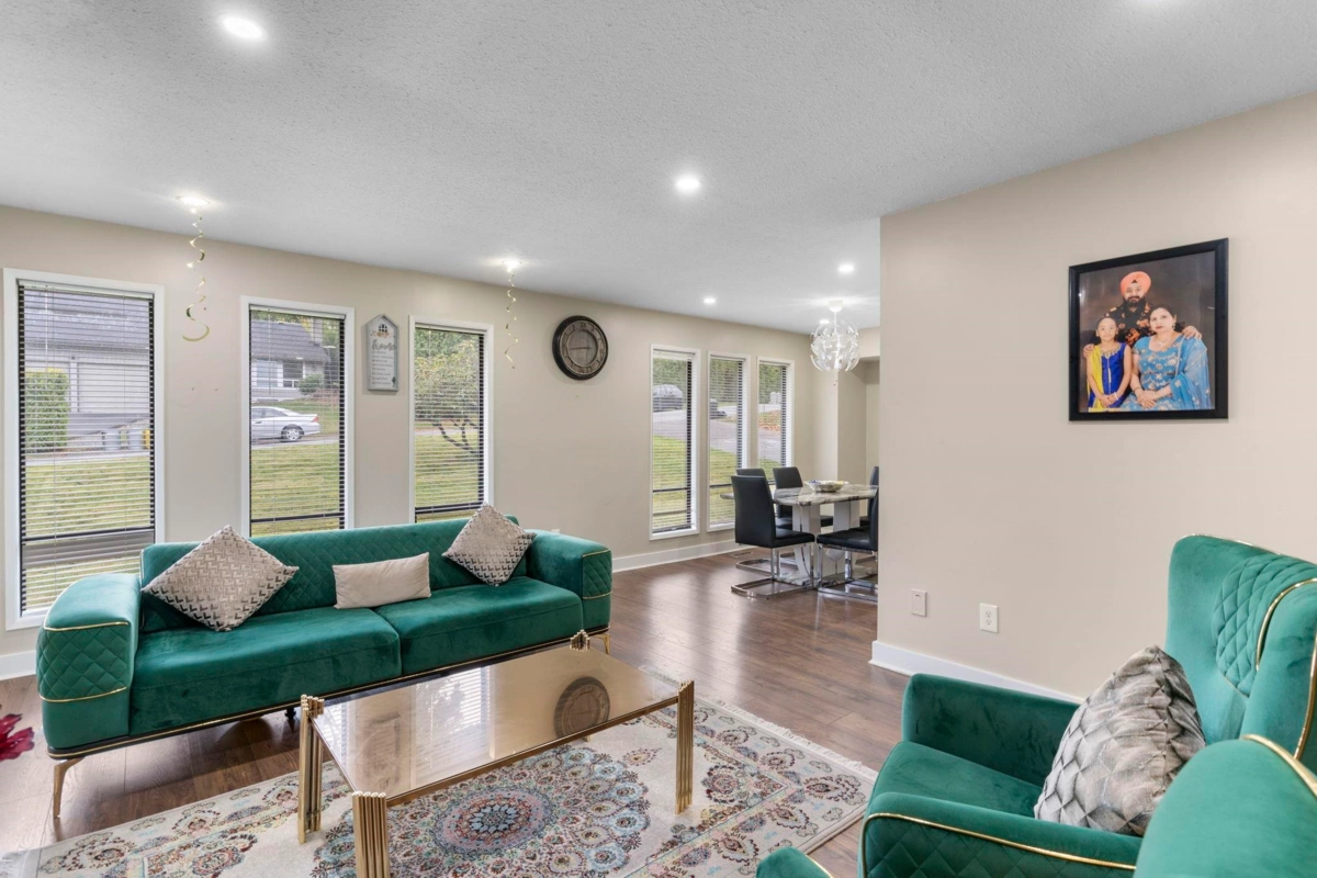 Family Room Photo of 19745 48a Avenue, Langley, BC