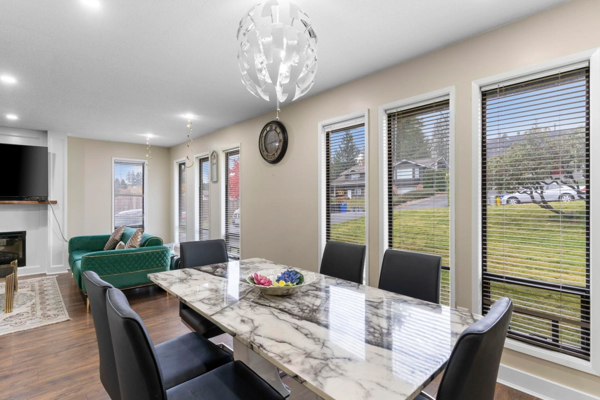 Kitchen Photo of 19745 48a Avenue, Langley, BC