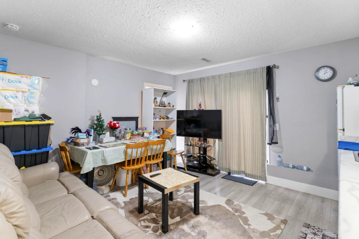 Laundry Room Photo of 19745 48a Avenue, Langley, BC