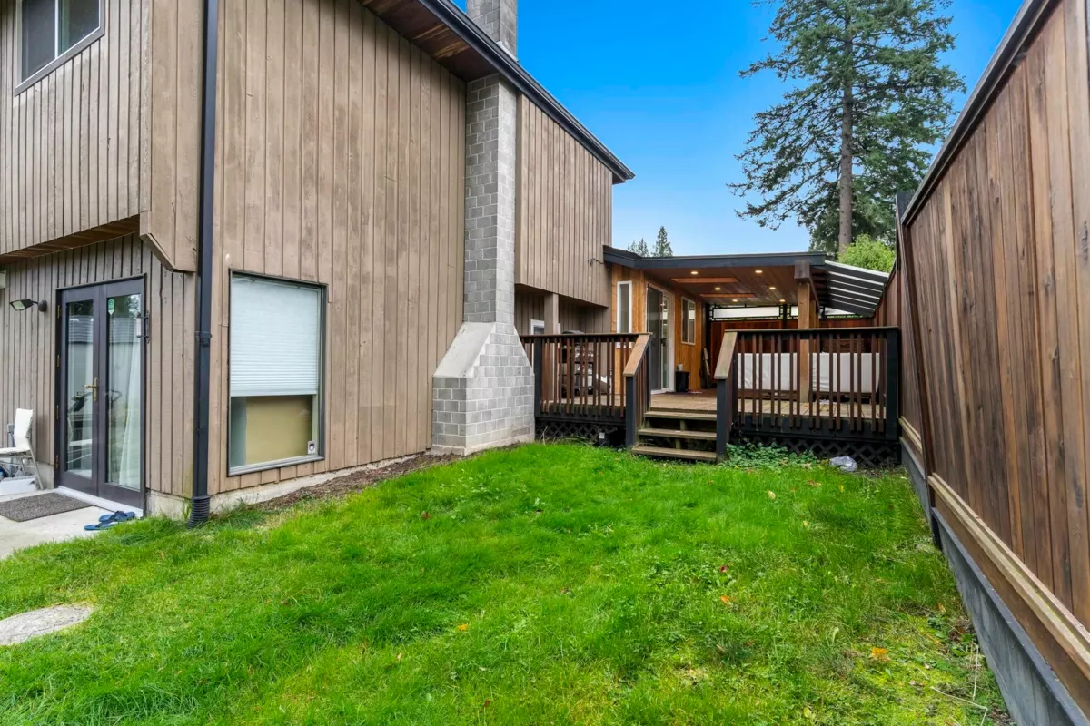 Outdoor Kitchen Photo of 19745 48a Avenue, Langley, BC