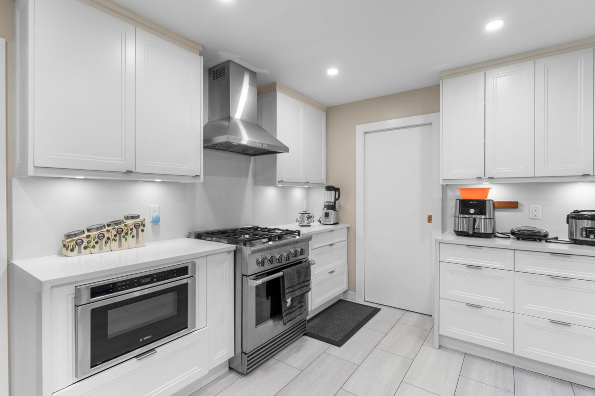 Primary Bedroom Photo of 19745 48a Avenue, Langley, BC