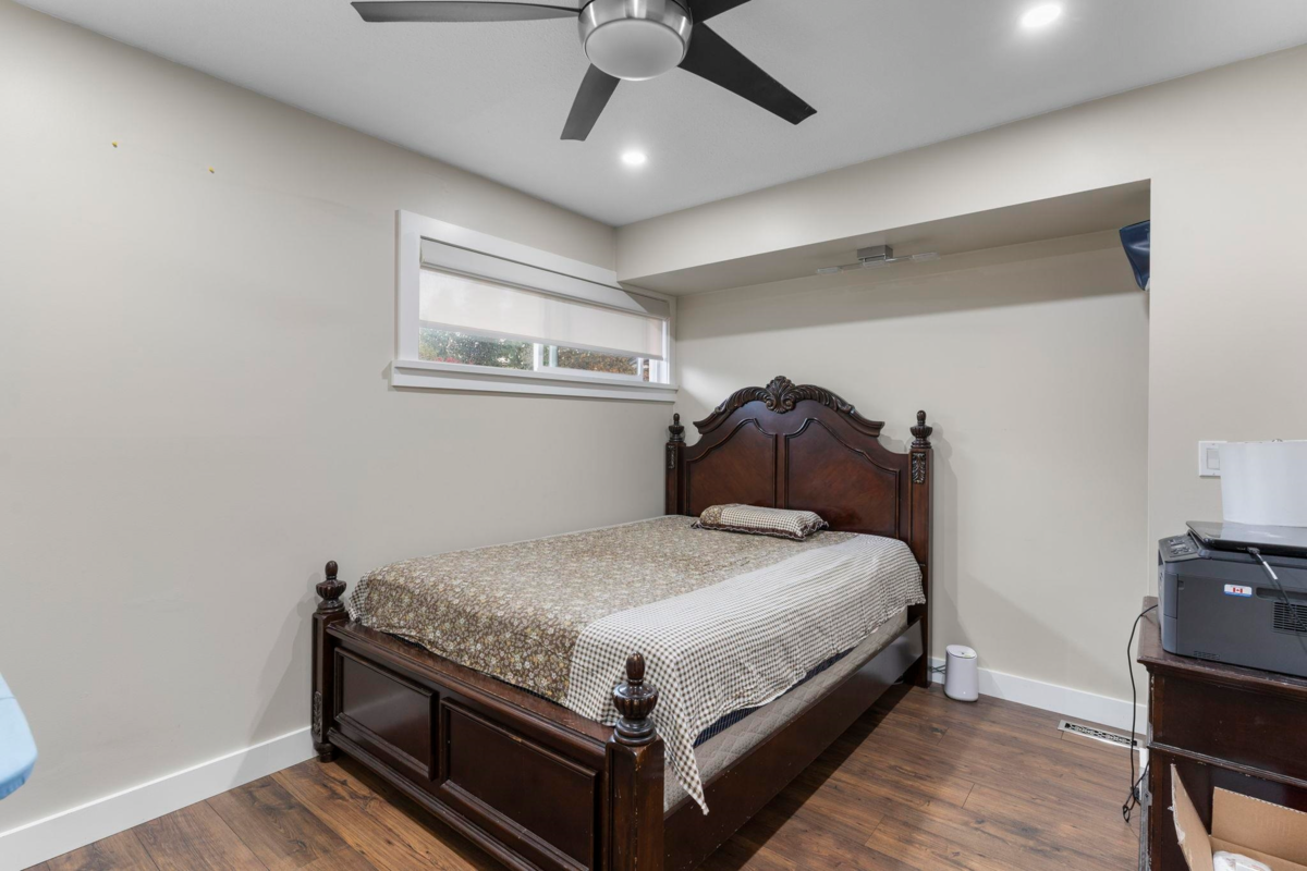 Walk-In Closet Photo of 19745 48a Avenue, Langley, BC