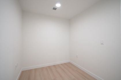 Laundry Room Photo of 3808 13573 98a Avenue, Surrey, BC